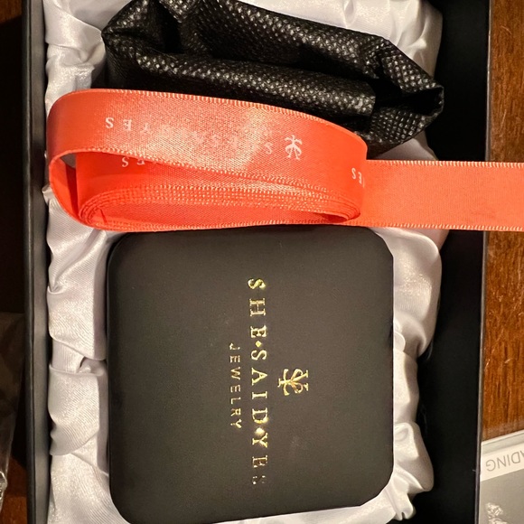 10k rose gold Engagement ring set - Picture 8 of 8